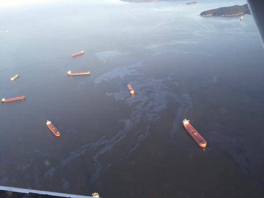 Oil spill in English Bay: risk of increased tanker traffic. Photo @JWALKER604